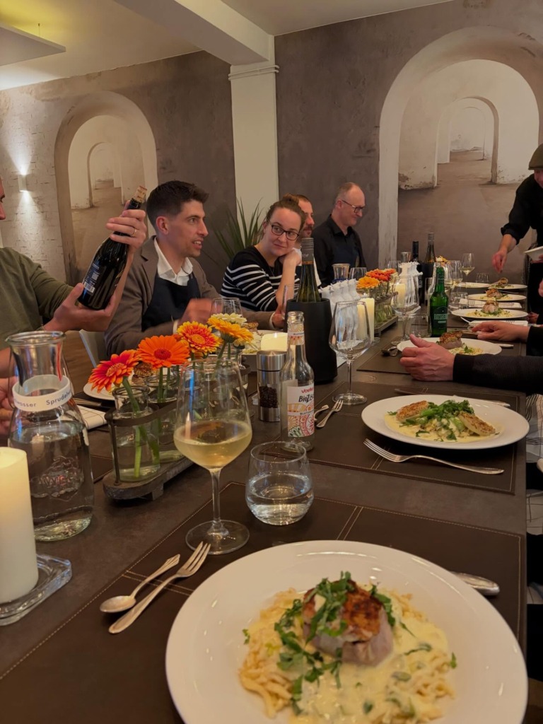 Eindrücke zum Kochevent aus dem Erlebniskochen LOFT — Held Architekten auf Facebook